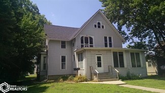 1221 Main St, Grinnell, IA 50112