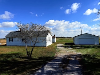 646 Cr 1450e, Carmi, IL 62821