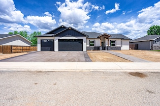 964 E 17th St, Rifle, CO 81650