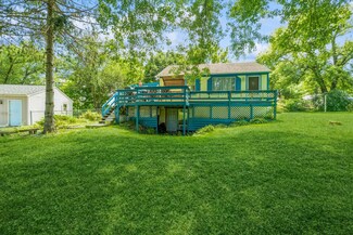111 Cedardel St, McHenry, IL 60051