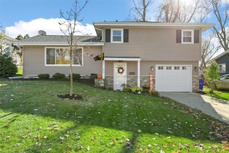 1443 40th St NE, Cedar Rapids, IA 52402