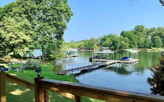 209 N Berrong St, Hiawassee, GA 30546