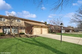 1470 Blackburn St, Wheaton, IL 60189