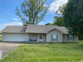 607 W Spring St, Mineral Springs, AR 71851