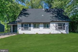 31 Poplar Ln, Willingboro, NJ 08046