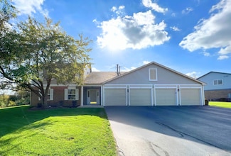 320 Crestview Dr Unit B, Wauconda, IL 60084