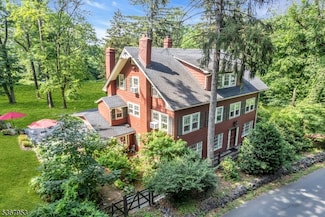 2041 Raritan Rd, Scotch Plains, NJ 07076