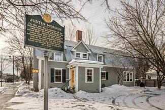 40 Central St, Woodstock, VT 05091