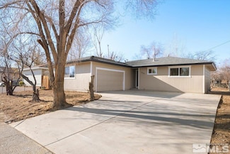 2715 Grose Ln, Sparks, NV 89431