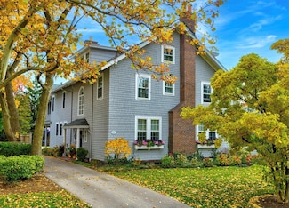 213 Linden St, Winnetka, IL 60093