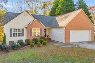 1670 Alcovy River Dr, Dacula, GA 30019