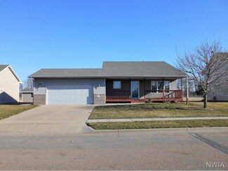 1903 Jack Nicklaus Dr, Elk Point, SD 57025