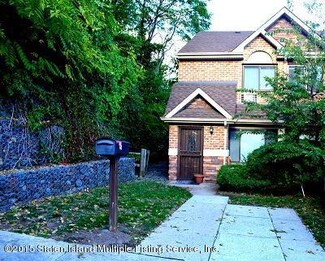 25 Hilldale Ct, Staten Island, NY 10305