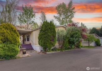 415 Lakeview Rd Unit K8, Lynnwood, WA 98087