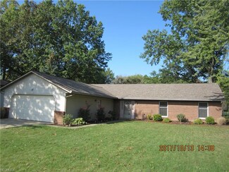 5359 Pin Oak Cir, Sheffield Village, OH 44054