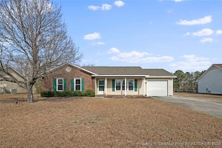 216 Northwoods Dr, Raeford, NC 28376