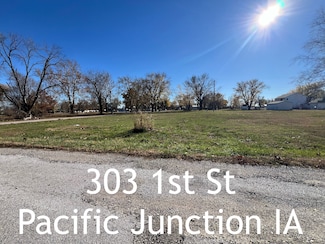303 1st St, Pacific Junction, IA 51561