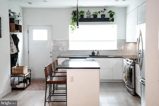 1137 S Sydenham St, Philadelphia, PA 19146