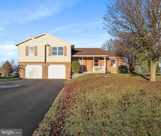 1205 Preston Ln, Greencastle, PA 17225