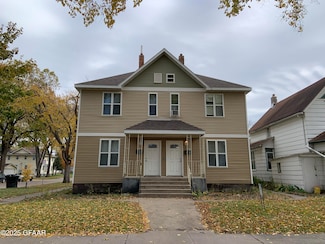 201 Walnut St, Grand Forks, ND 58201