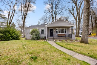 270 Thornton St, Hamden, CT 06517