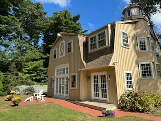 70 North Rd, Pocasset, MA 02559
