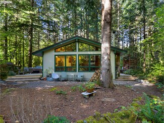 21214 E Crater Ct, Rhododendron, OR 97049