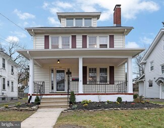 290 W 2nd St, Moorestown, NJ 08057