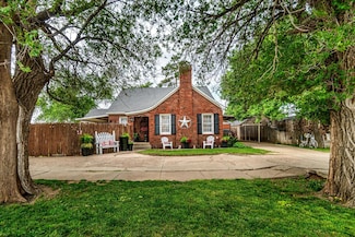 401 W Jones St, Dimmitt, TX 79027