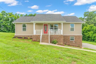 707 Privet Dr, Dandridge, TN 37725