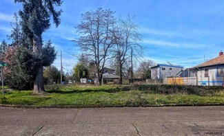 2605 Laurel Ave NE, Salem, OR 97301