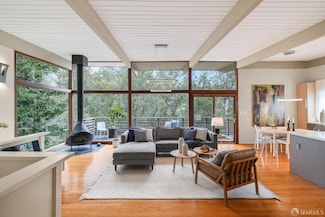 6676 Pine Needle Dr, Oakland, CA 94611