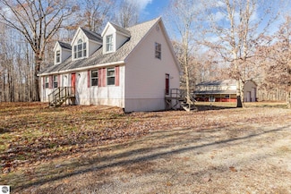 5596 W School Rd, Mount Pleasant, MI 48858