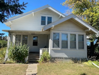808 3rd St, Leola, SD 57456