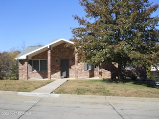 216 Gateway Dr, Jefferson City, MO 65109