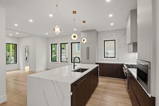 116 Thorndike St Unit 1, Brookline, MA 02446