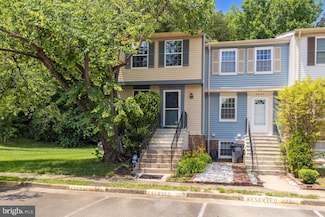 6848 Heatherway Ct, Alexandria, VA 22315