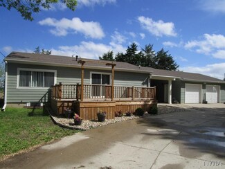 481 142nd St, South Sioux City, NE 68776