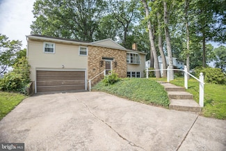 529 Appalachian Ave, Mechanicsburg, PA 17055