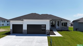 21113 Arlington St, Elkhorn, NE 68022