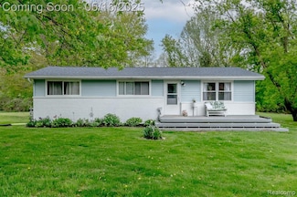 4471 Huckleberry Cir, Columbiaville, MI 48421