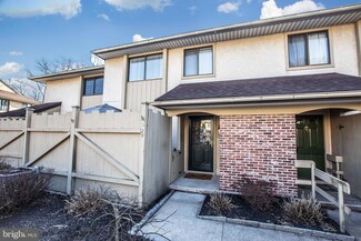 29 Pine Woods Ct, Reading, PA 19607