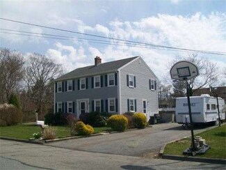 21 Woodside Ave, Fairhaven, MA 02719