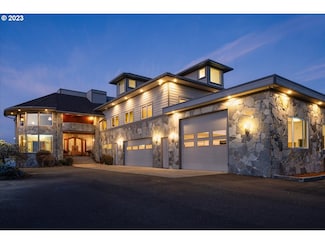 10801 SE Ridgeway Dr, Happy Valley, OR 97086