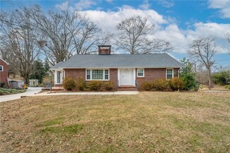123 Glassy Mountain St, Pickens, SC 29671