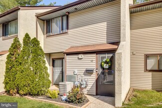 42 W Azalea Ln, Mount Laurel, NJ 08054