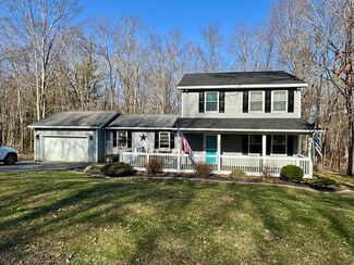 105 Mcintosh St, Ghent, WV 25843