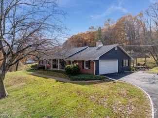 31 Cherryville Hollow Rd, Flemington, NJ 08822