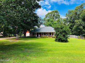 727 N Oakridge Dr, Brandon, MS 39047