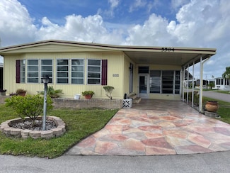 5504 Miles Standish Ln Unit 677, North Fort Myers, FL 33917